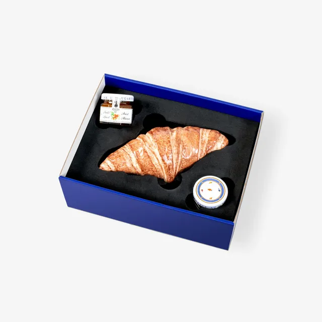 augarten-geschenkset-croissant-porzellandose-mit-croissant-form-schubert image 1