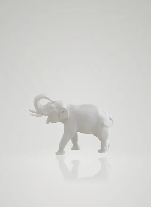 augarten-elefant-stehend-wiener-porzellanfigur-schubert image 1