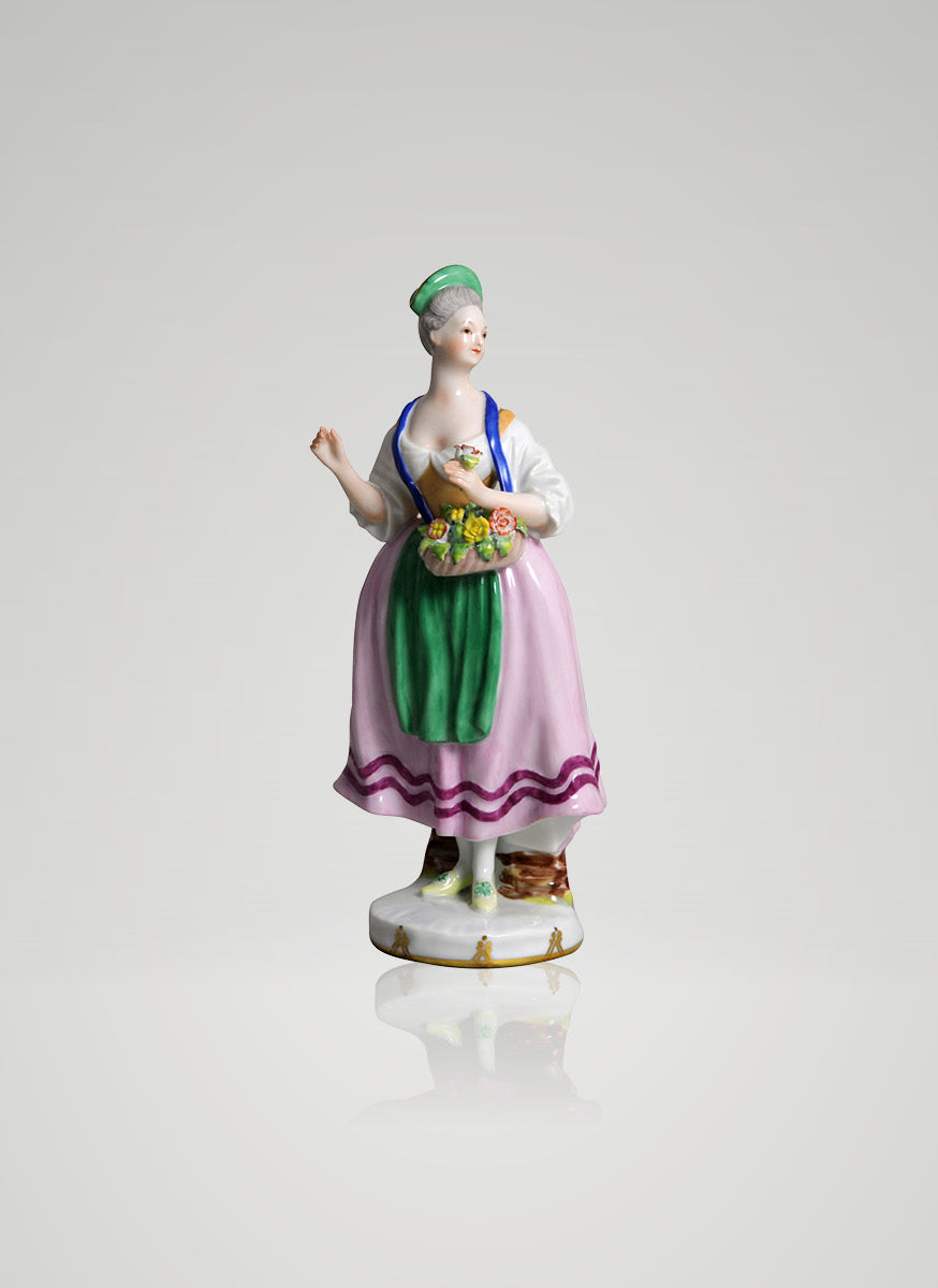 augarten-blumenverk-uferin-alt-wiener-porzellanfigur-reich-verziert image 1