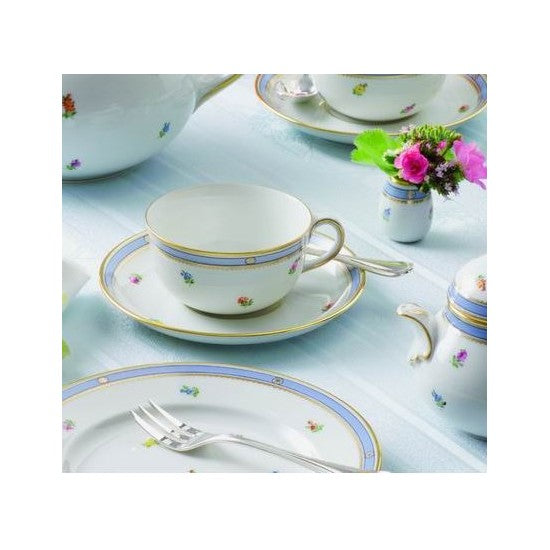 augarten-kaffeetasse-schubert-dekor-streublumen-mit-goldenen-sternen image 2