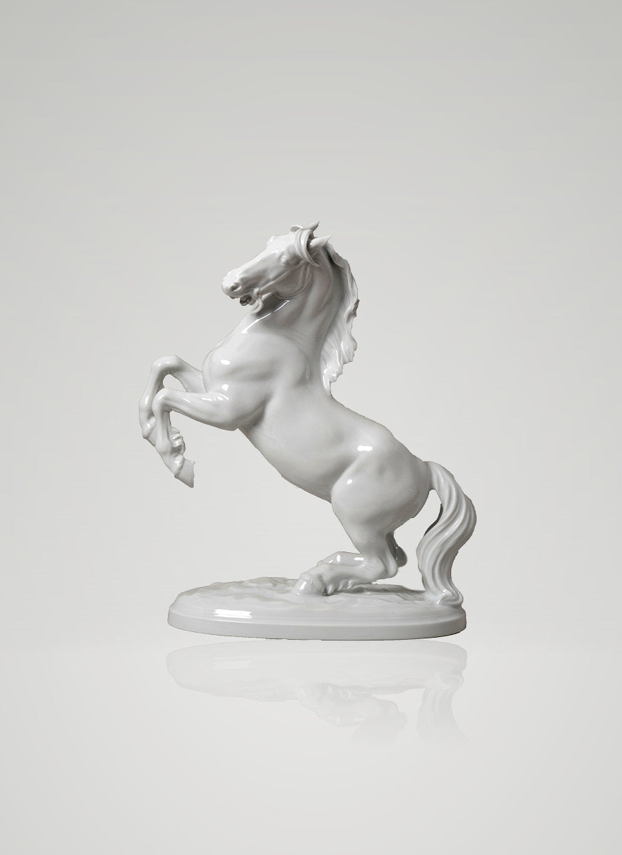 augarten-steigender-hengst-wei-e-porzellanfigur-aus-wien image 1