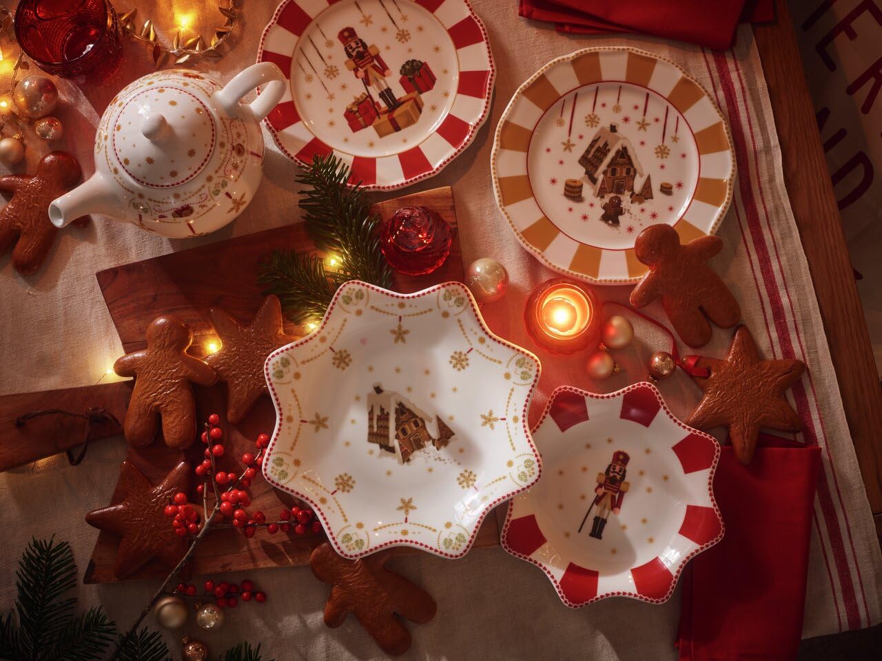 hutschenreuther-christmas-love-sternschale-25-cm-porzellan-schale-rot-beige image 4