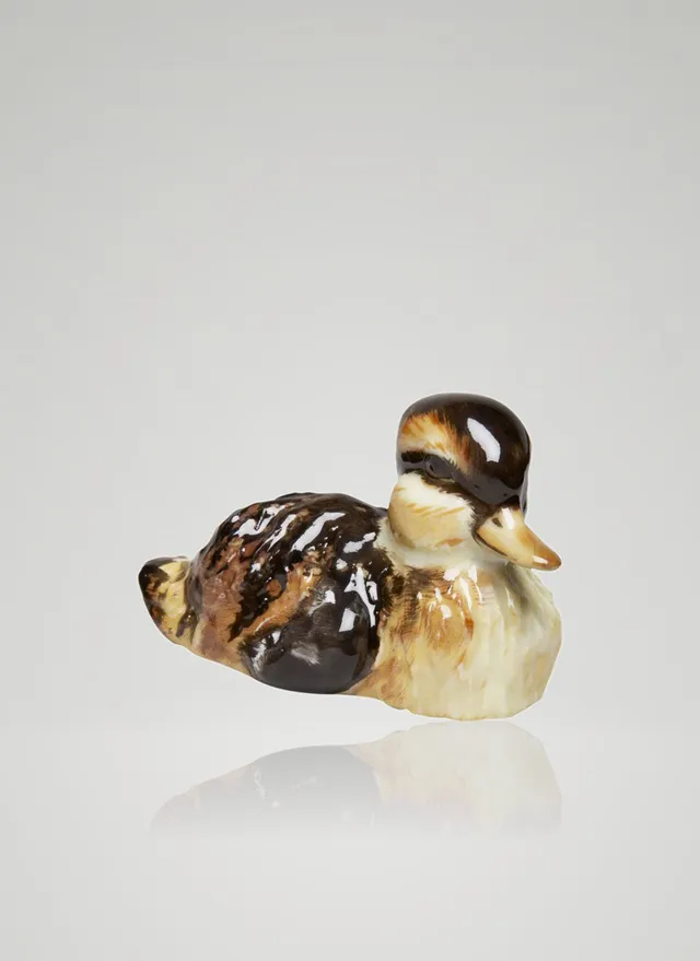 augarten-ente-gerade-schauend-wiener-porzellanfigur-handgefertigt image 1