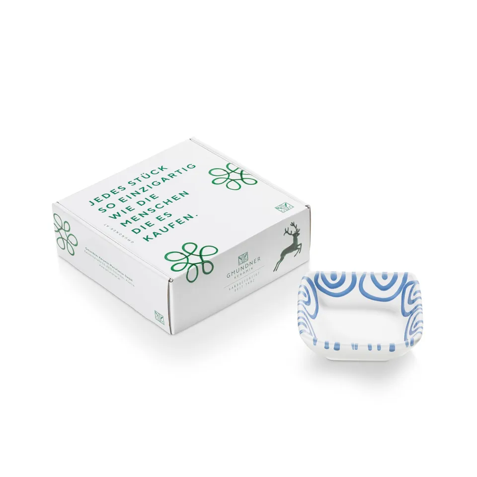 gmundner-keramik-pur-geflammt-blau-snackschale-eckig-8-9-x-8-9-cm-in-geschenkbox image 1