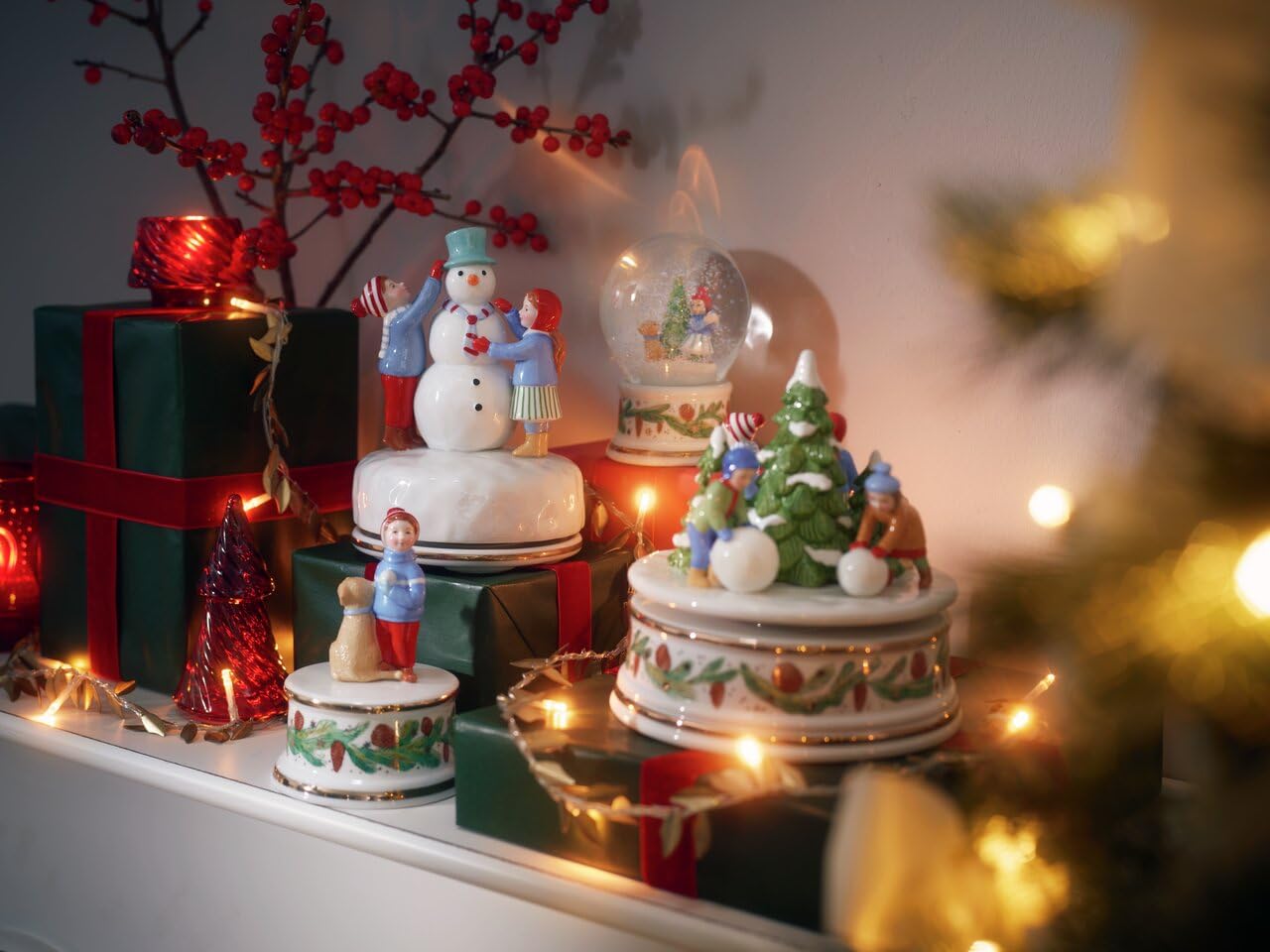 hutschenreuther-sammelkollektion-2025-weihnachtsspiele-spieluhr-gro-xxl-h-he-16- image 3