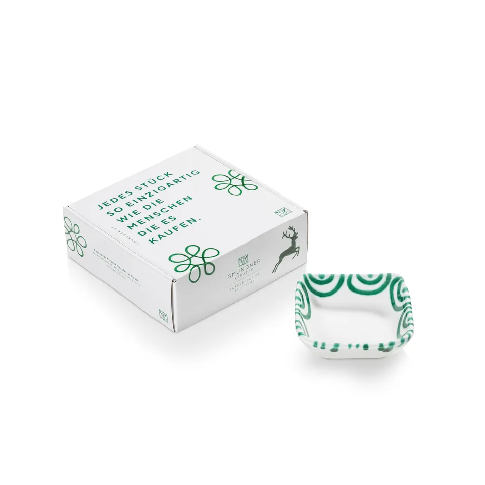 gmundner-keramik-pur-geflammt-gr-n-snackschale-eckig-8-9-x-8-9-cm-in-geschenkbox image 1
