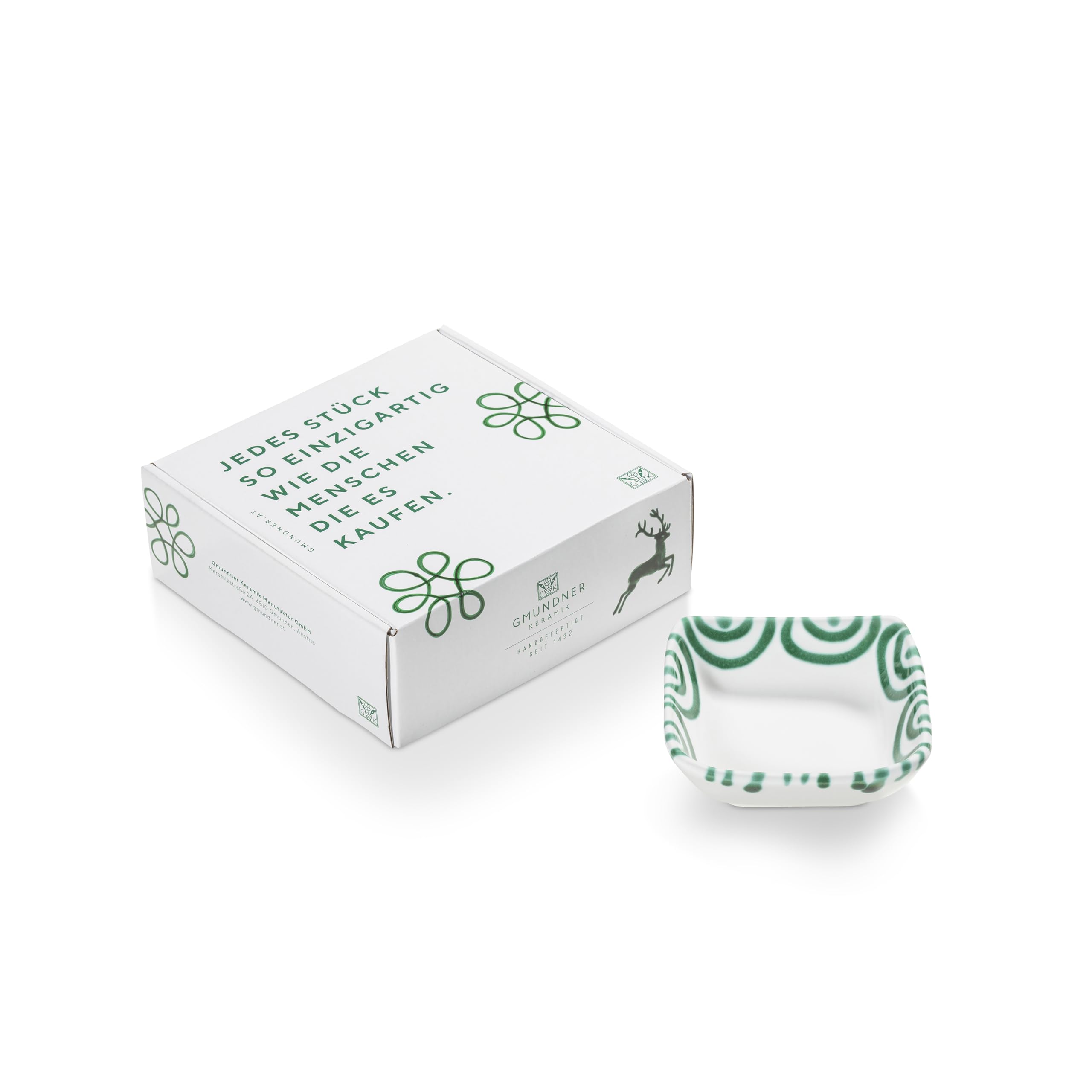gmundner-keramik-pur-geflammt-gr-n-snackschale-eckig-8-9-x-8-9-cm-in-geschenkbox image 1