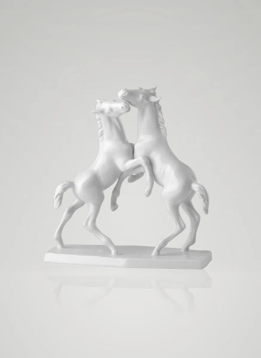 augarten-fohlengruppe-wiener-porzellanfigur-handgefertigt-in-der-porzellanmanufa image 1